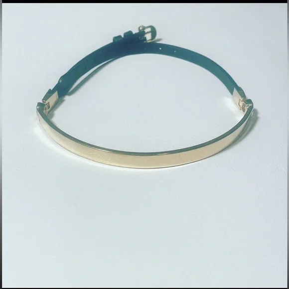 Henri Bendel gold tone and leather choker. - Picture 2 of 3